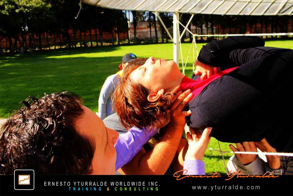 Team Building corporativo en Latinoamérica para desarrollar equipos de alto desempeño mediante Aprendizaje Experiencial