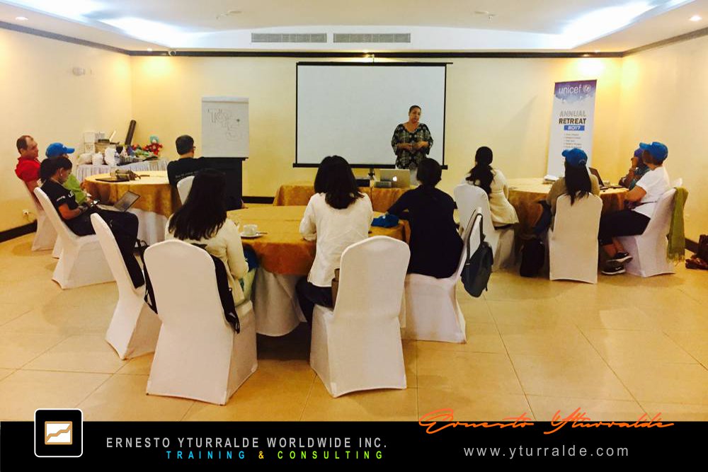 Taller de cuerdas bajas para desarrollar equipos de trabajo mediante Aprendizaje Experiencial