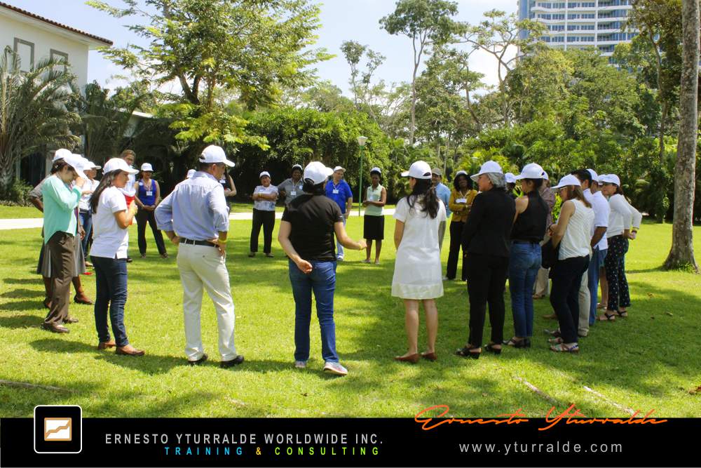 Taller de cuerdas bajas fortaleciendo la colaboración y la confianza entre equipos de trabajo