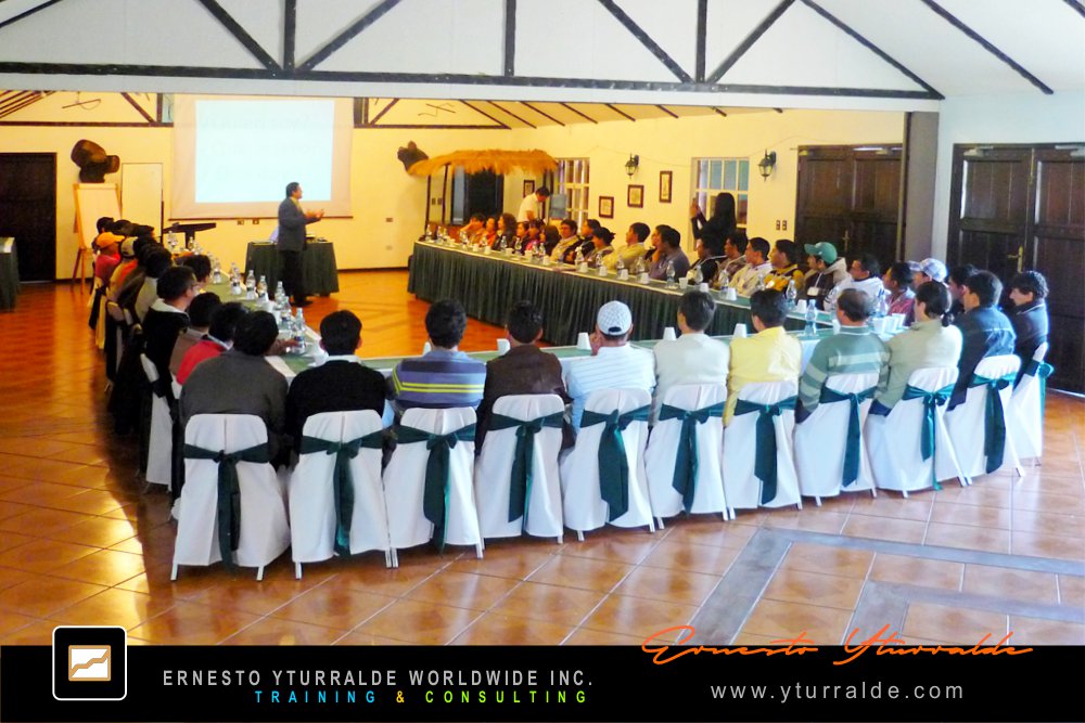 Reconocimiento otorgado a Ernesto Yturralde por Coaching-Play por sus aportes al Aprendizaje Experiencial y la facilitación